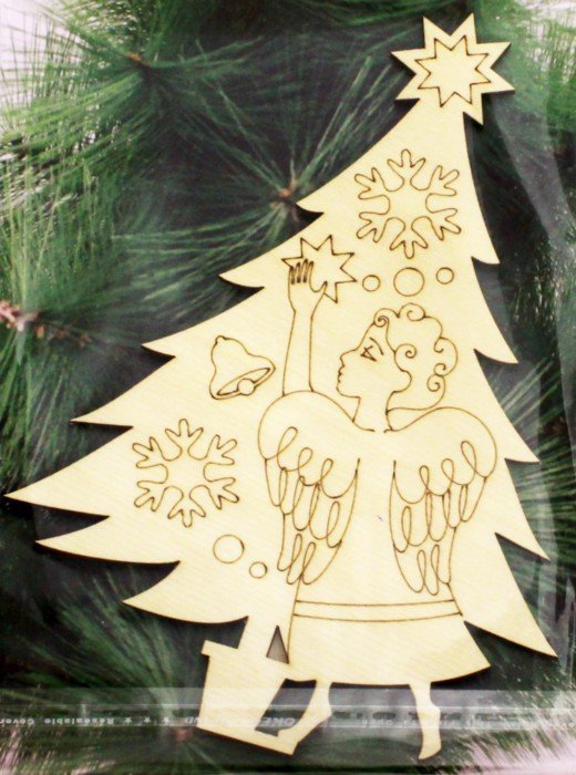 Иллюстрация 1 из 4 для Деревянная Ёлка с ангелом, на подставке | Лабиринт - игрушки. Источник: Лабиринт